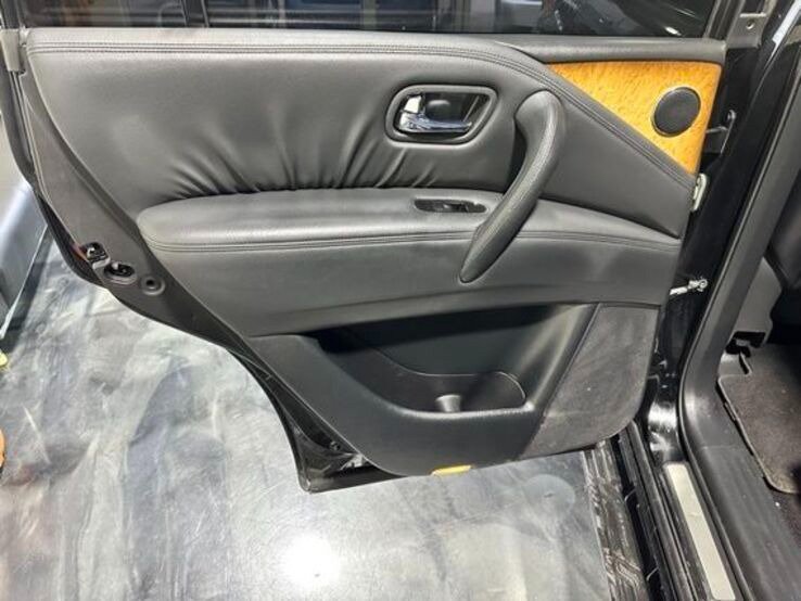 Used 2011 INFINITI QX56 2WD w/ Theater Pkg image 13