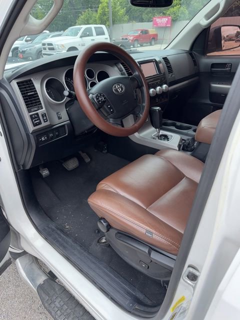 Used 2013 Toyota Tundra 4x4 CrewMax w/ Tow Pkg image 6