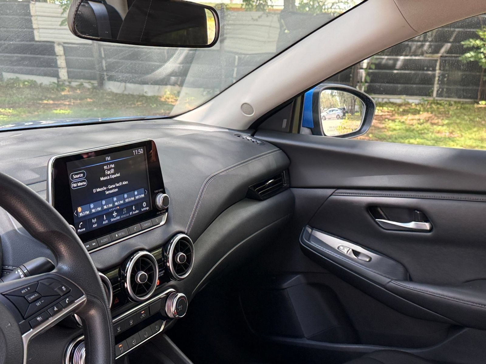 Used 2025 Nissan Sentra SV FWD image 31