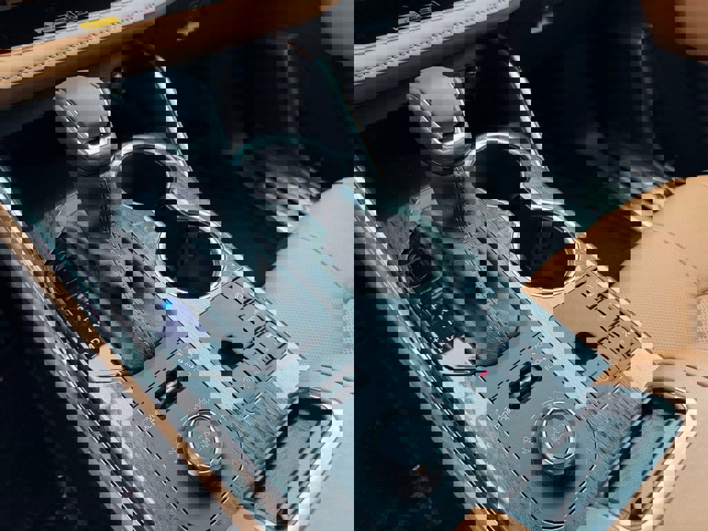 New 2026 Toyota Highlander Platinum image 16