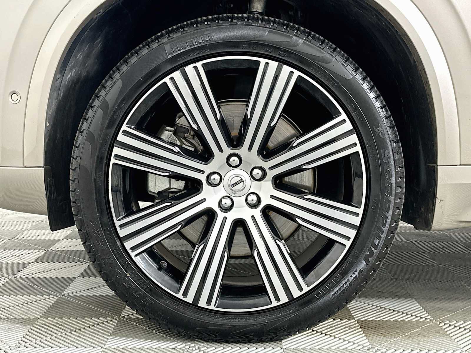 Used 2023 Volvo XC90 T8 Ultimate AWD/4WD image 31