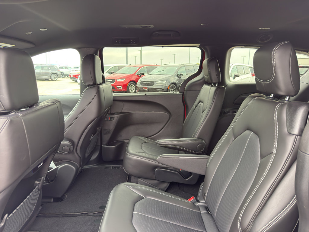 New 2026 Chrysler Pacifica Select FWD image 29