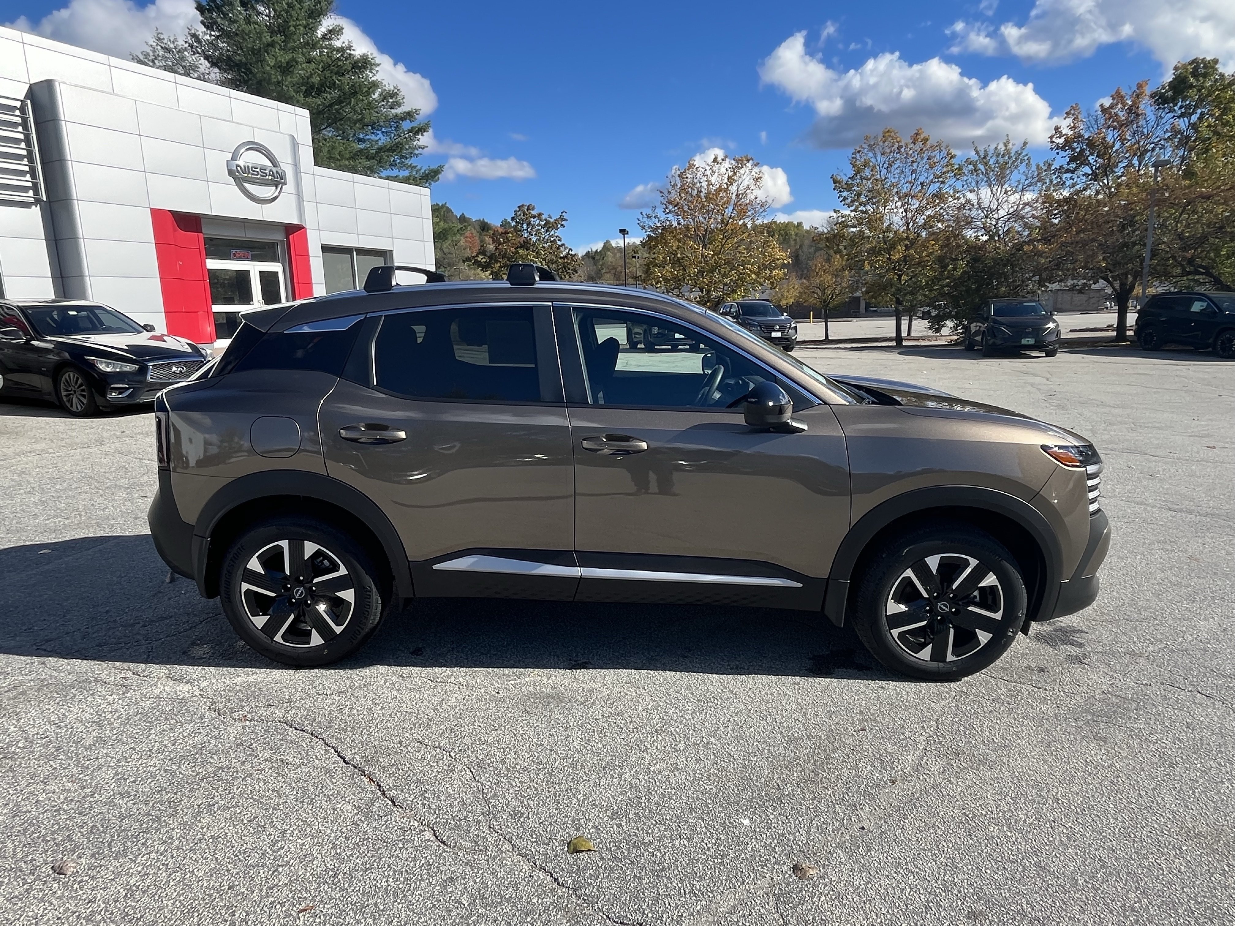 New 2027 Nissan Kicks SV AWD/4WD image 7