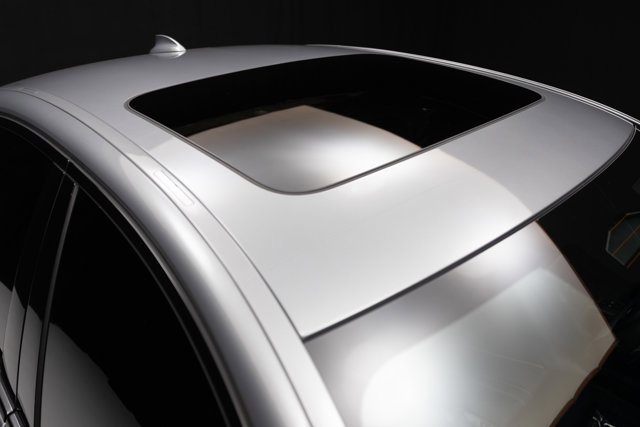 Used 2023 BMW M550i xDrive w/ Executive Package image 26