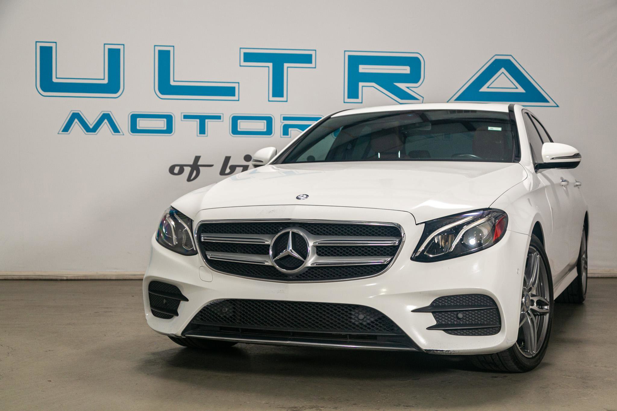 Used 2017 Mercedes-Benz E 300 4MATIC image 5
