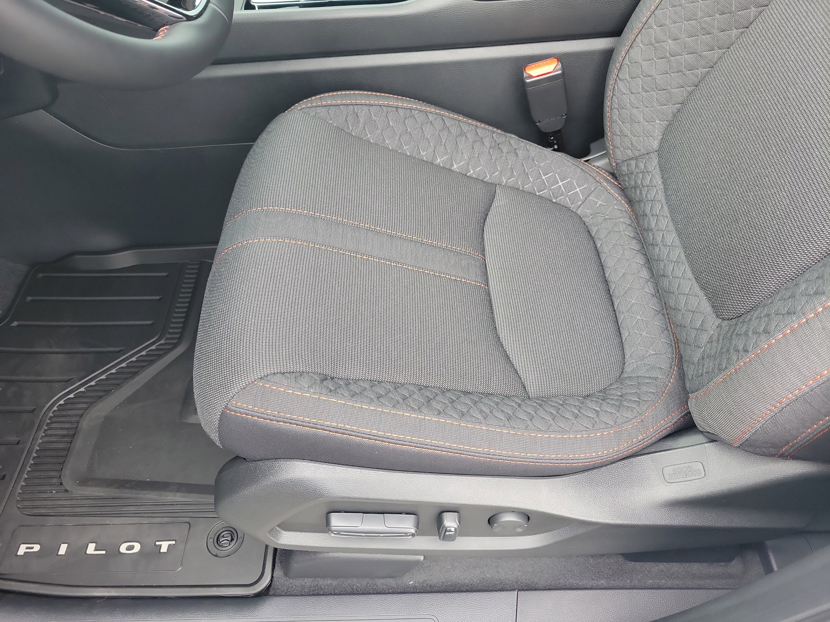 New 2026 Honda Pilot Sport image 25