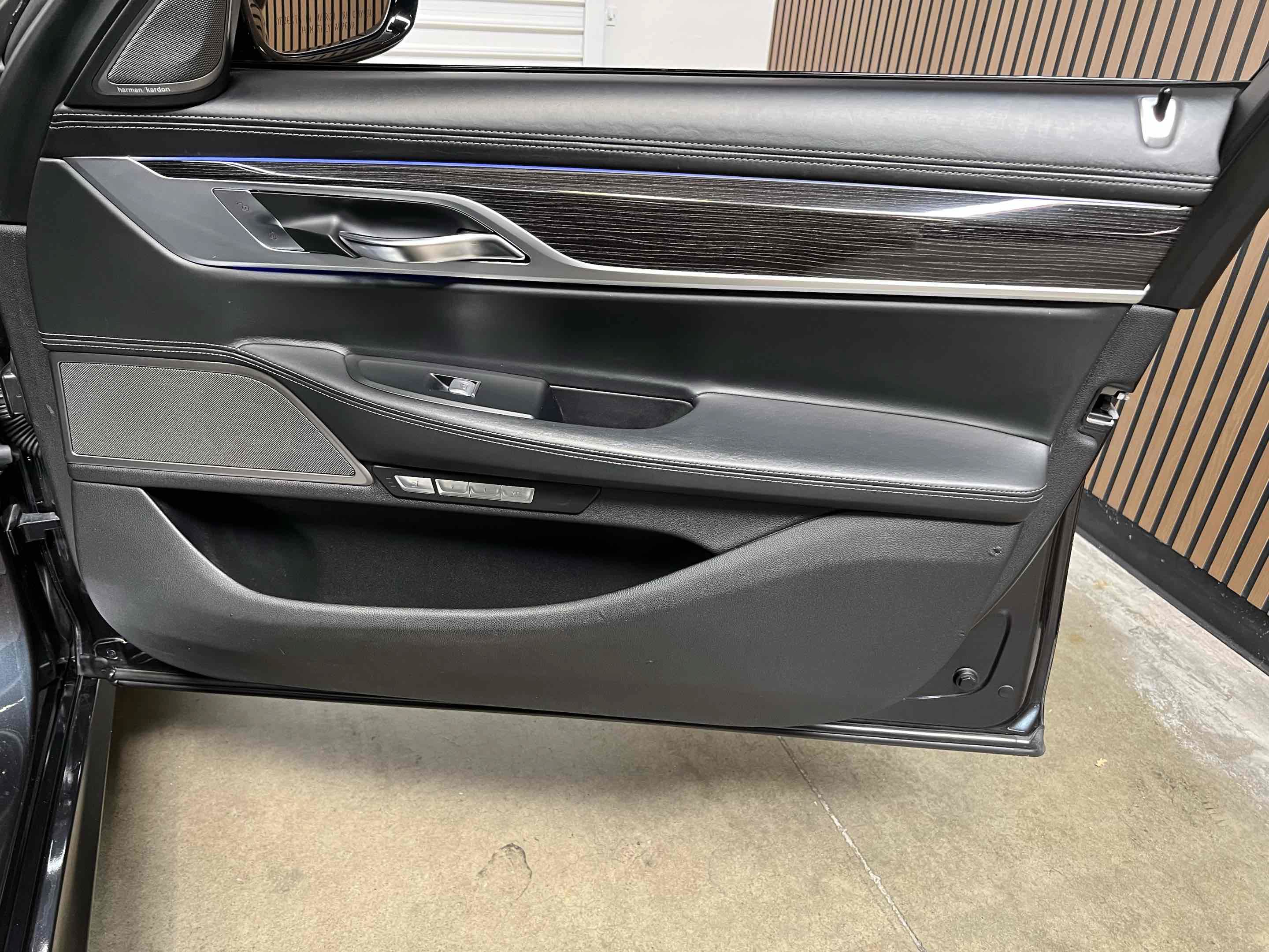 Used 2018 BMW 750i RWD image 73