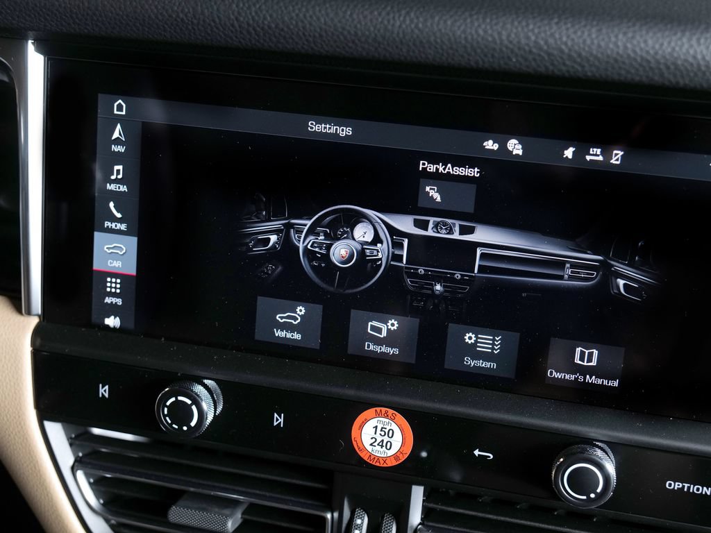 Certified 2026 Porsche Macan AWD/4WD image 14