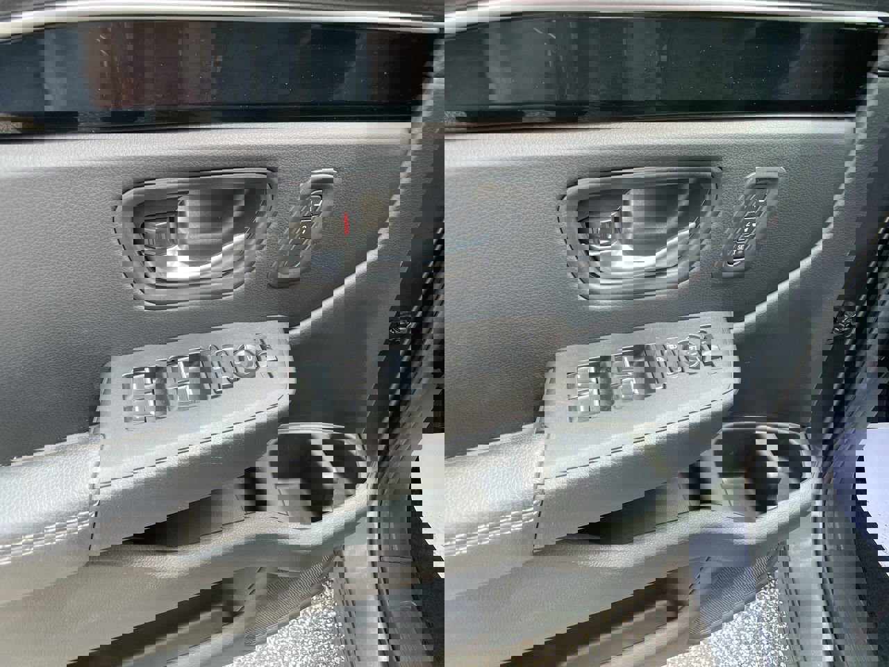 Used 2025 Honda Pilot EX-L image 14