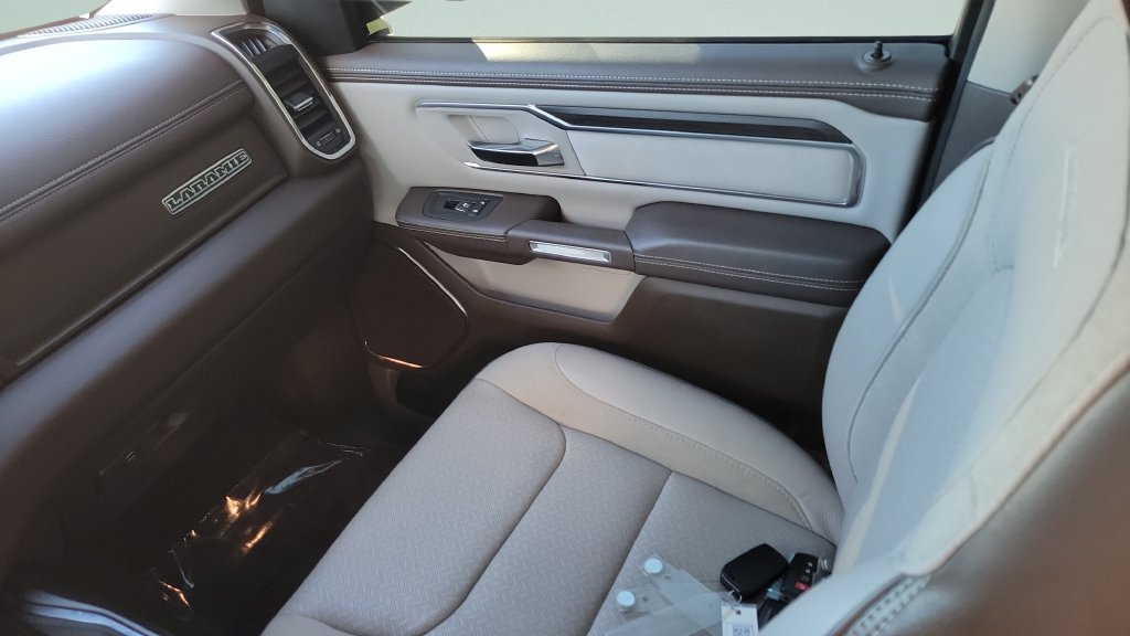Used 2025 RAM 1500 Laramie AWD/4WD image 13