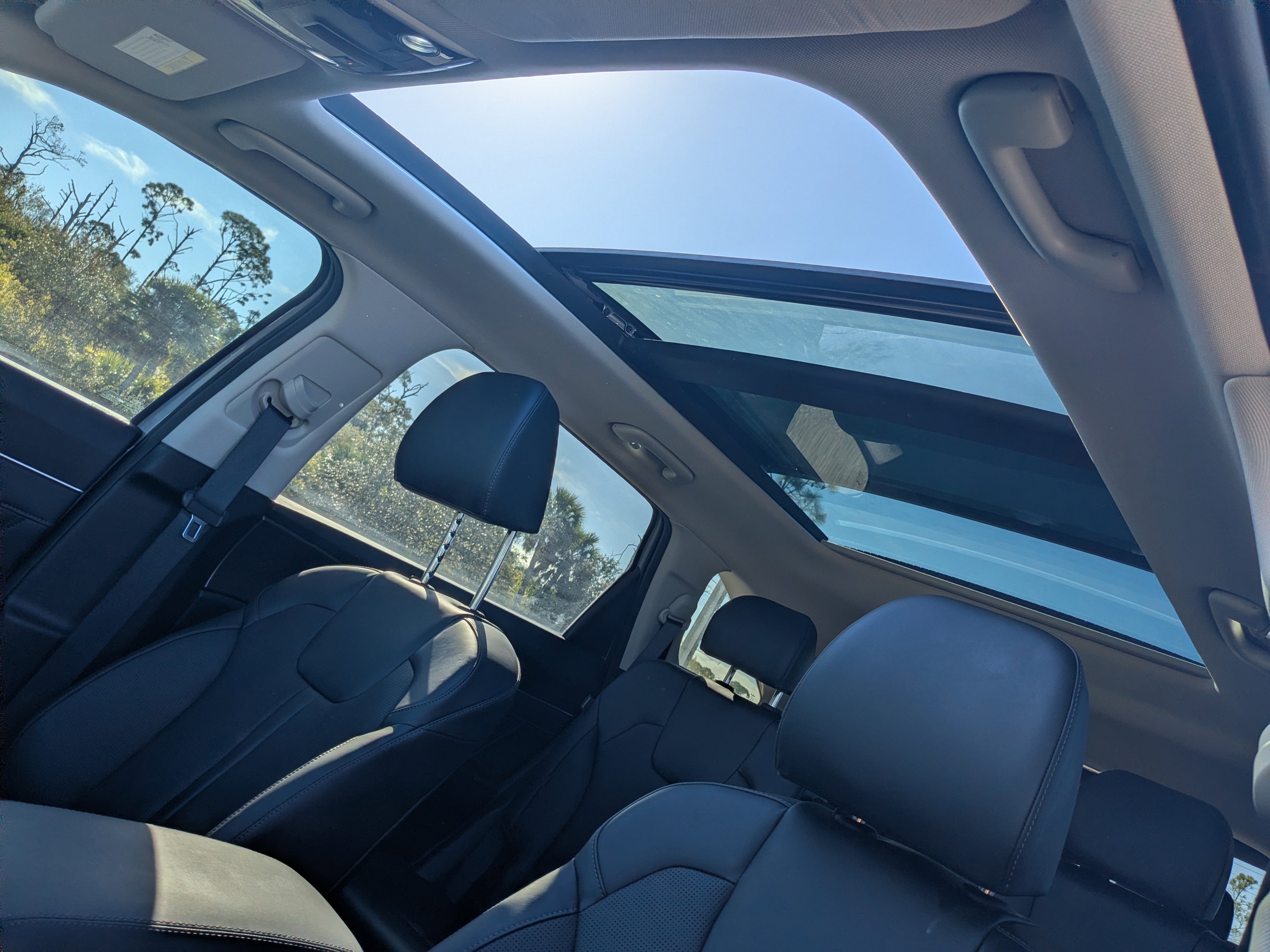 Used 2025 Kia Sorento SX image 28