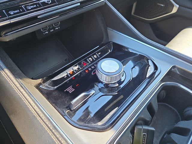 Used 2024 Jeep Wagoneer Series II AWD/4WD image 18