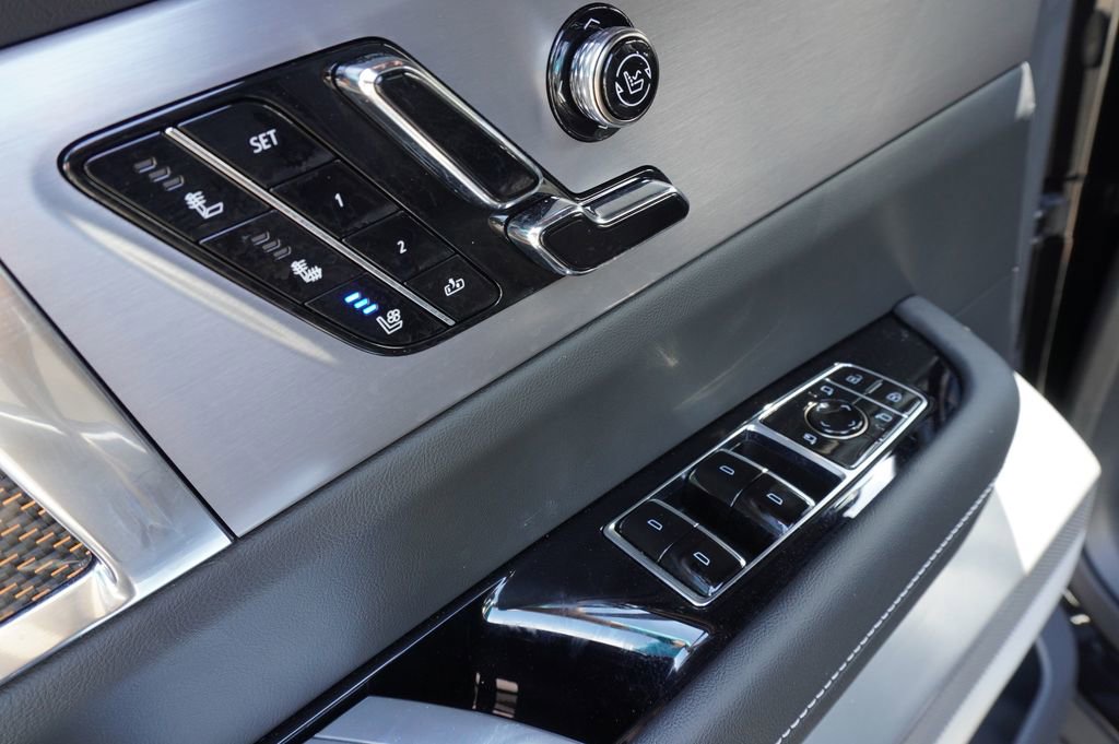 New 2026 Cadillac Vistiq Luxury AWD/4WD image 16