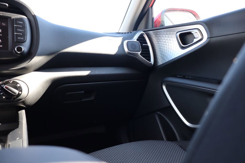 Used 2025 Kia Soul LX w/ Option Group 015 image 35