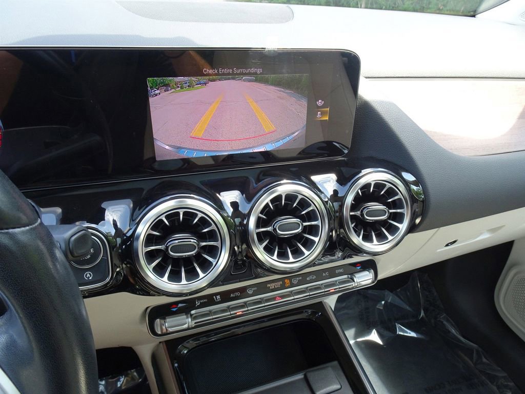 Used 2023 Mercedes-Benz GLA 250 4MATIC image 19