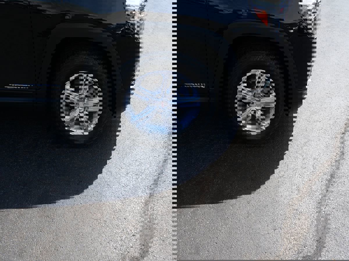 Used 2019 GMC Terrain SLE image 35