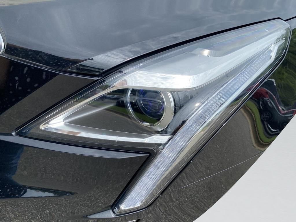 Used 2018 Cadillac XT5 Luxury w/ LPO, Sport Package image 25