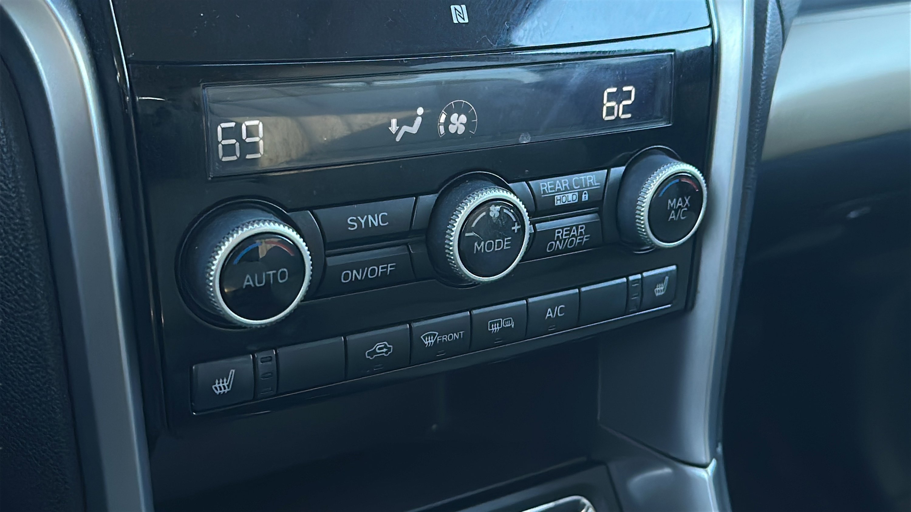 Used 2021 Subaru Ascent Limited w/ Technology Package image 21