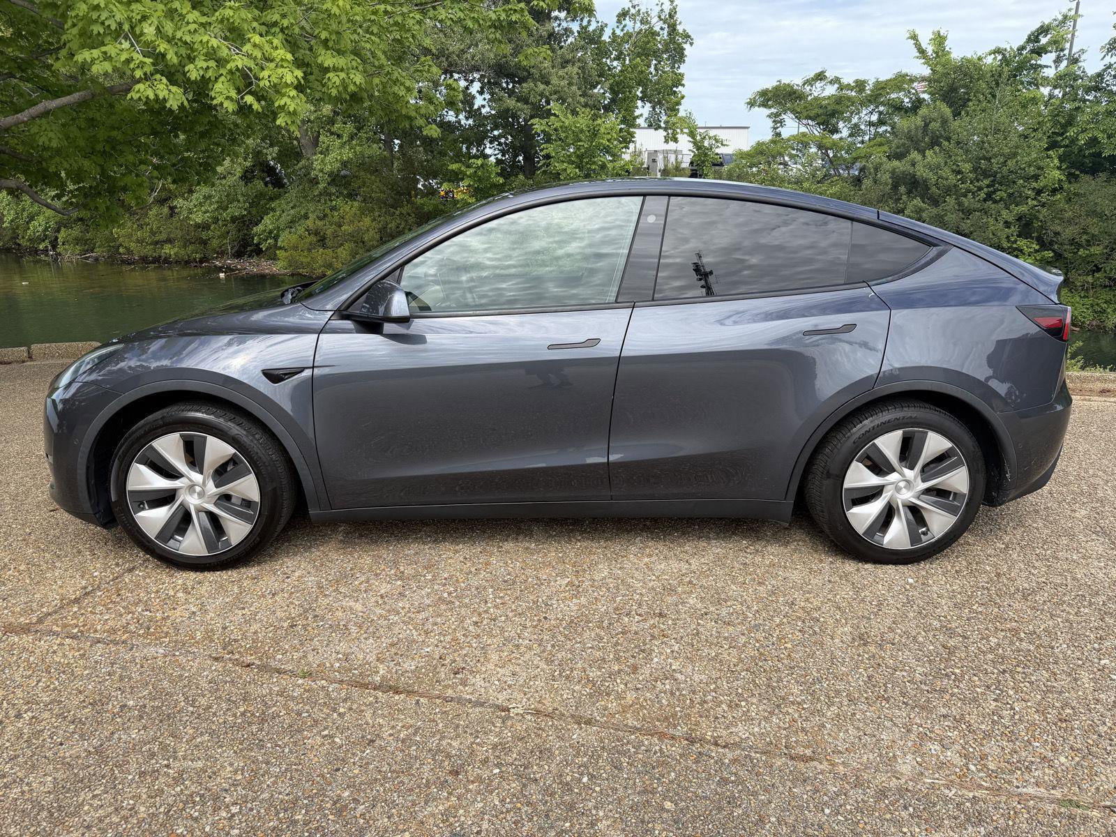 Used 2021 Tesla Model Y 2WD image 6