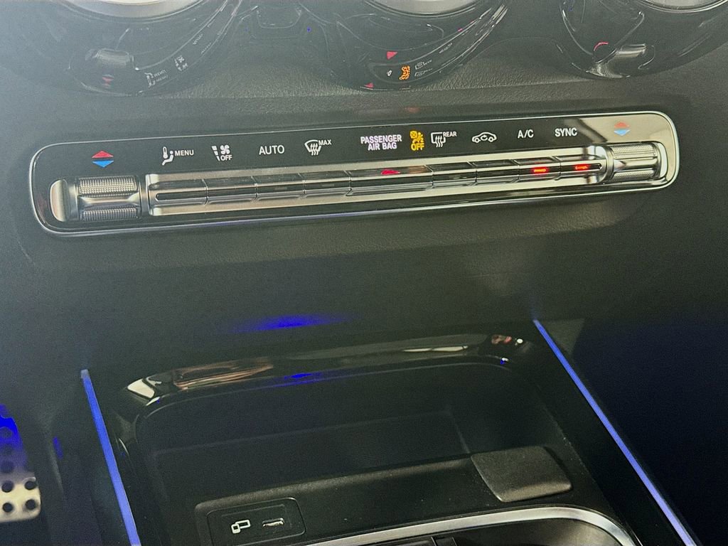 Used 2021 Mercedes-Benz GLB 250 image 17