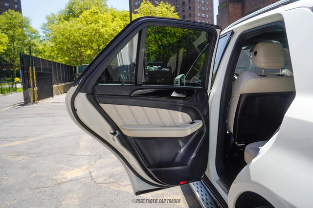 Used 2015 Mercedes-Benz ML 63 AMG 4MATIC image 26