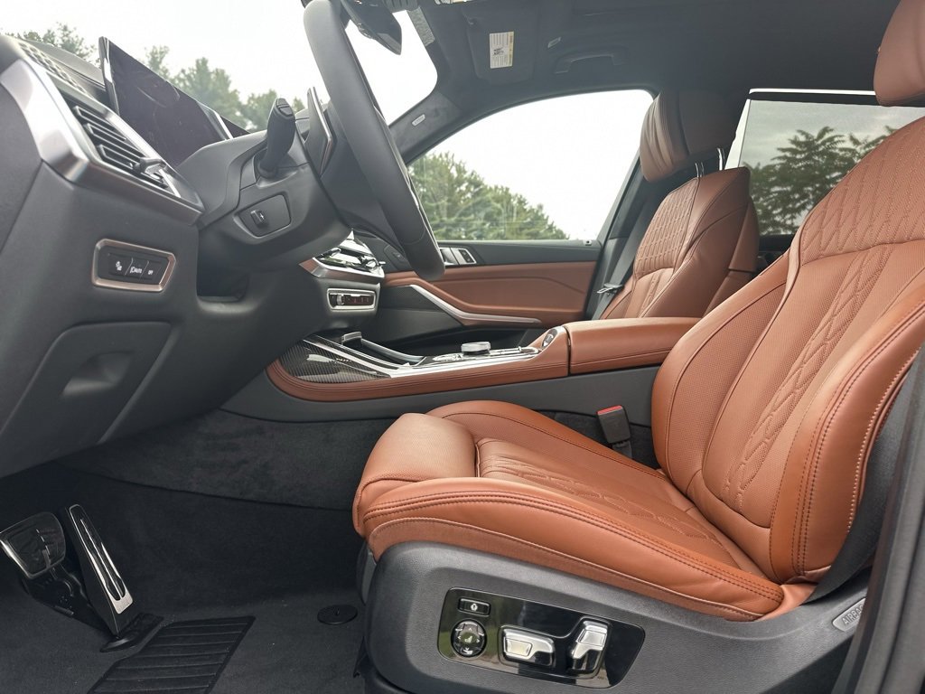 New 2026 BMW X7 M60i image 16