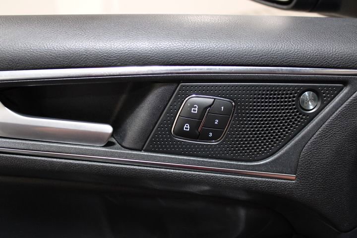 Used 2020 Ford Edge ST w/ Cold Weather Package image 10