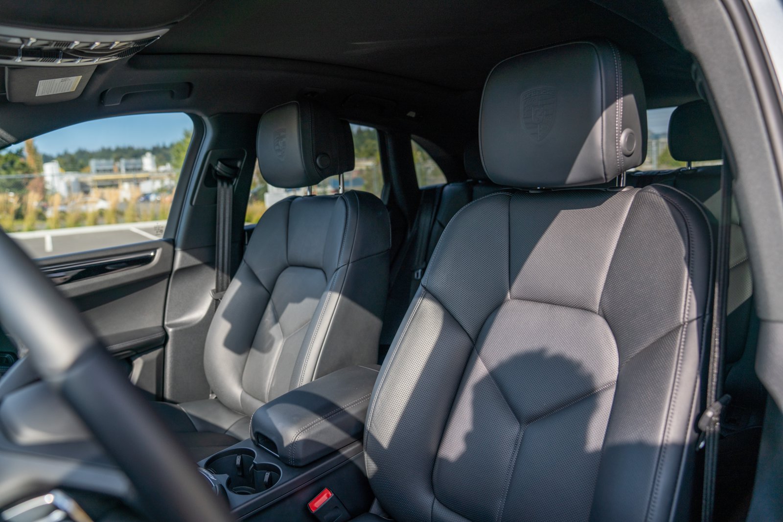 Certified 2026 Porsche Macan AWD/4WD image 5