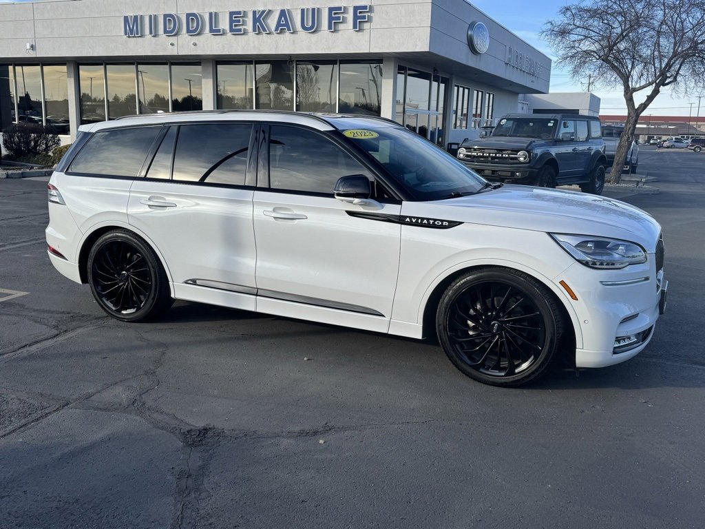 Used 2023 Lincoln Aviator Reserve w/ Equipment Group 201A image 11