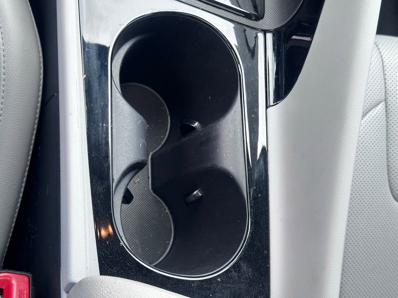 Used 2025 Hyundai Elantra Limited image 36