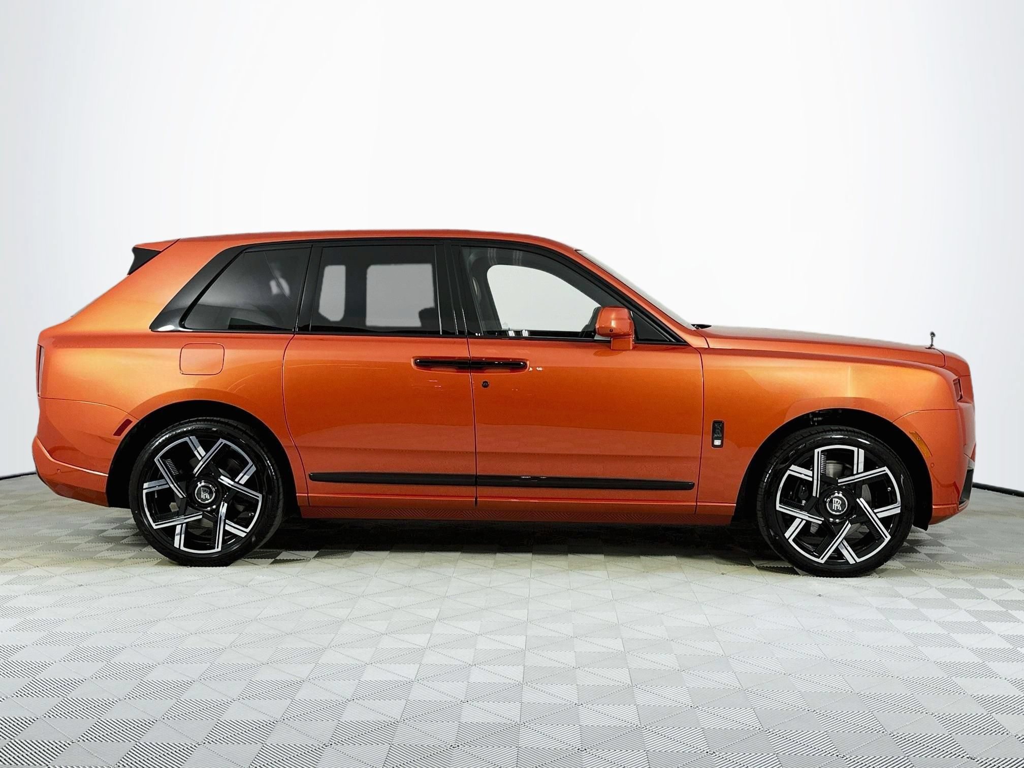 New 2027 Rolls-Royce Cullinan Black Badge AWD/4WD image 7