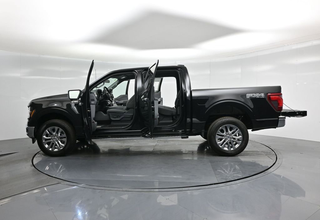 New 2025 Ford F150 XLT w/ Equipment Group 303A High image 33