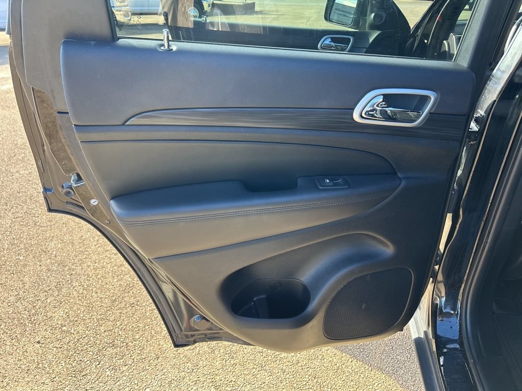 Used 2022 Jeep Grand Cherokee Laredo E AWD/4WD image 11