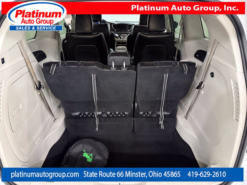 Used 2023 Chrysler Pacifica Limited FWD image 31