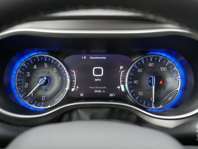 Used 2023 Chrysler Pacifica Touring-L image 26