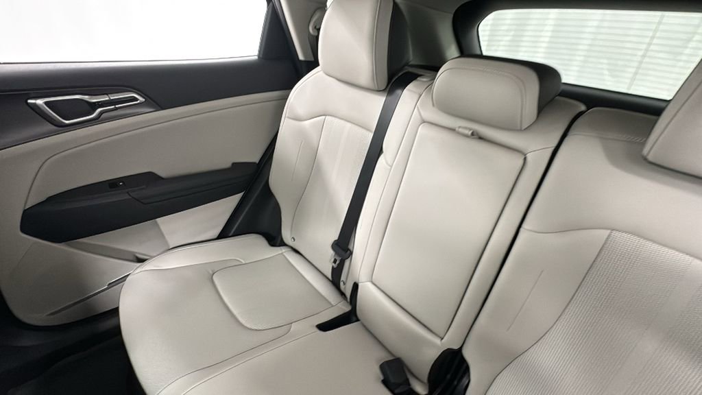 New 2026 Kia Sportage EX image 14