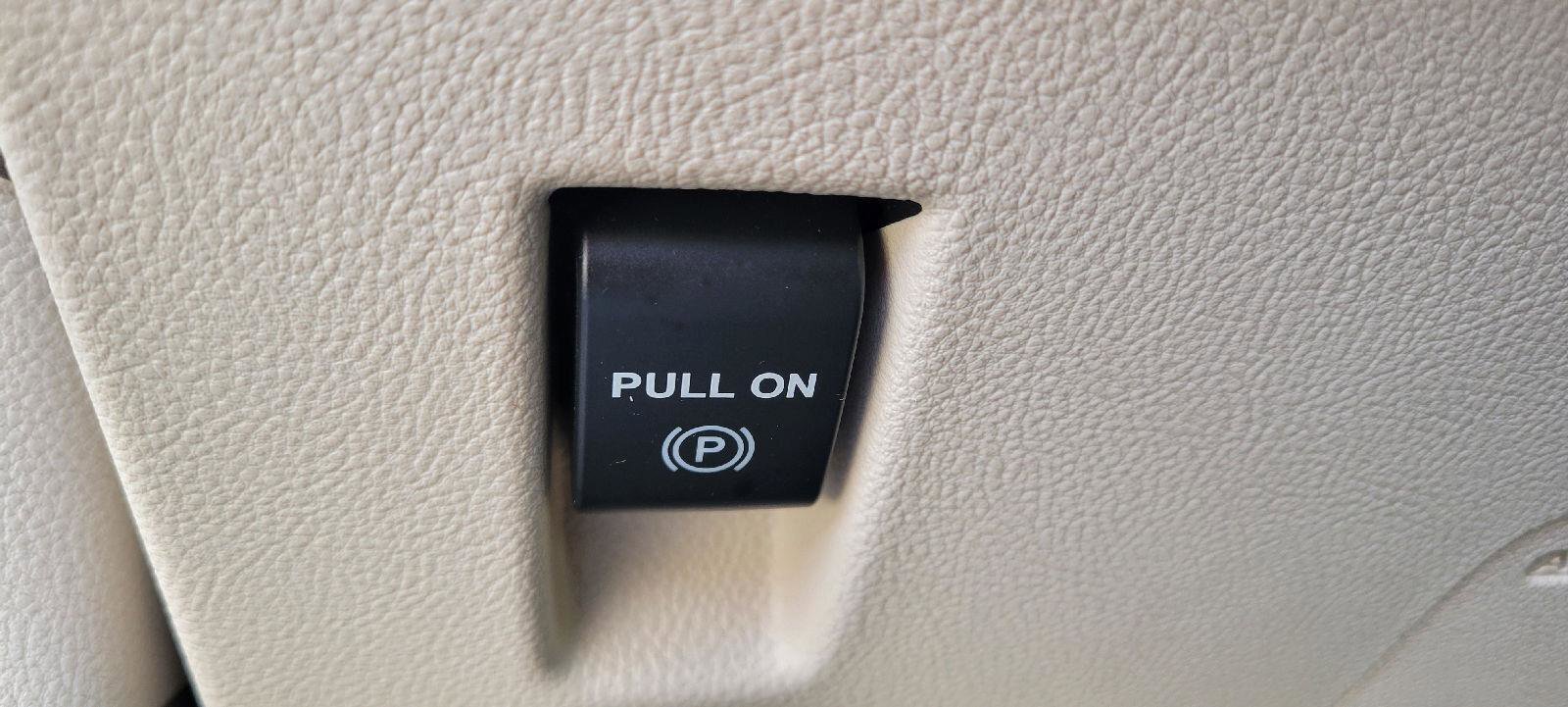 Used 2019 Lincoln MKC Select w/ Select Plus Package image 10