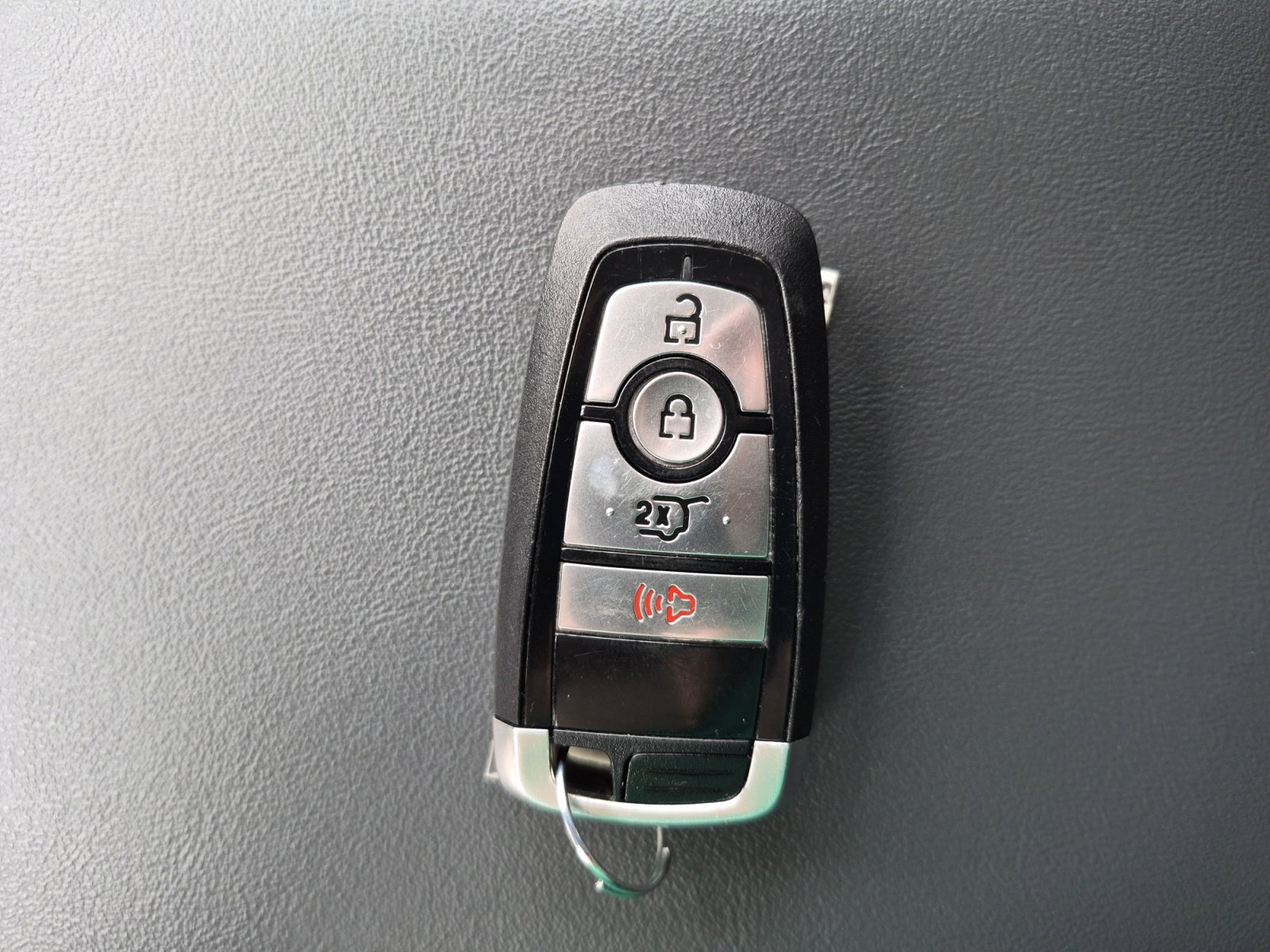 Used 2025 Ford Explorer Active RWD image 31