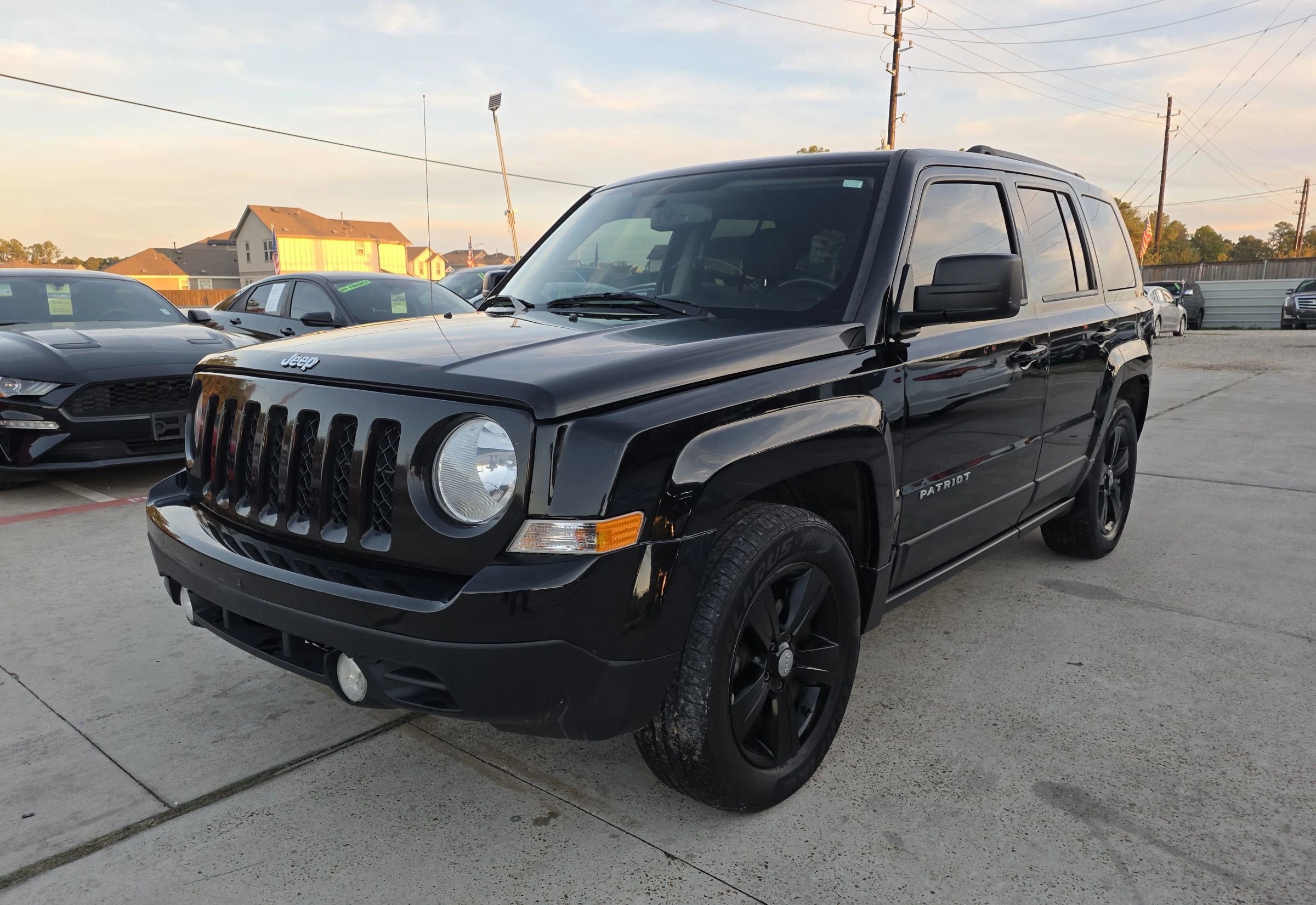 Used 2017 Jeep Patriot Latitude FWD image 3