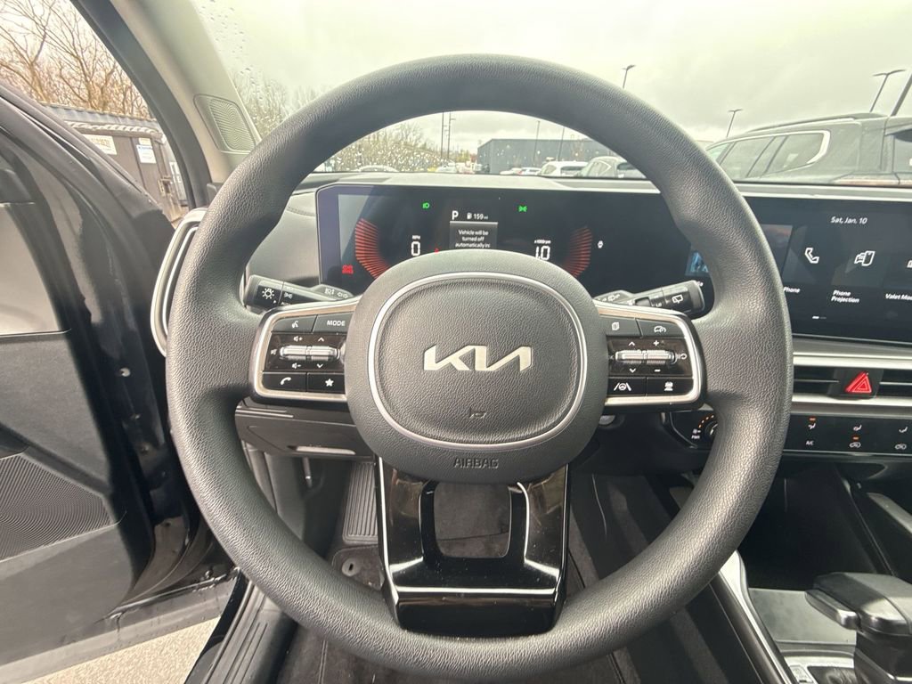 Used 2025 Kia Sorento LX image 14