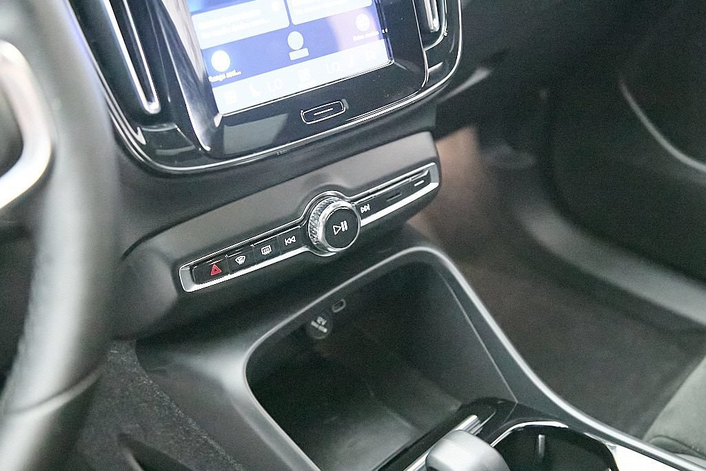 Certified 2023 Volvo XC40 Recharge Plus w/ Protection Package Premier AWD/4WD image 15