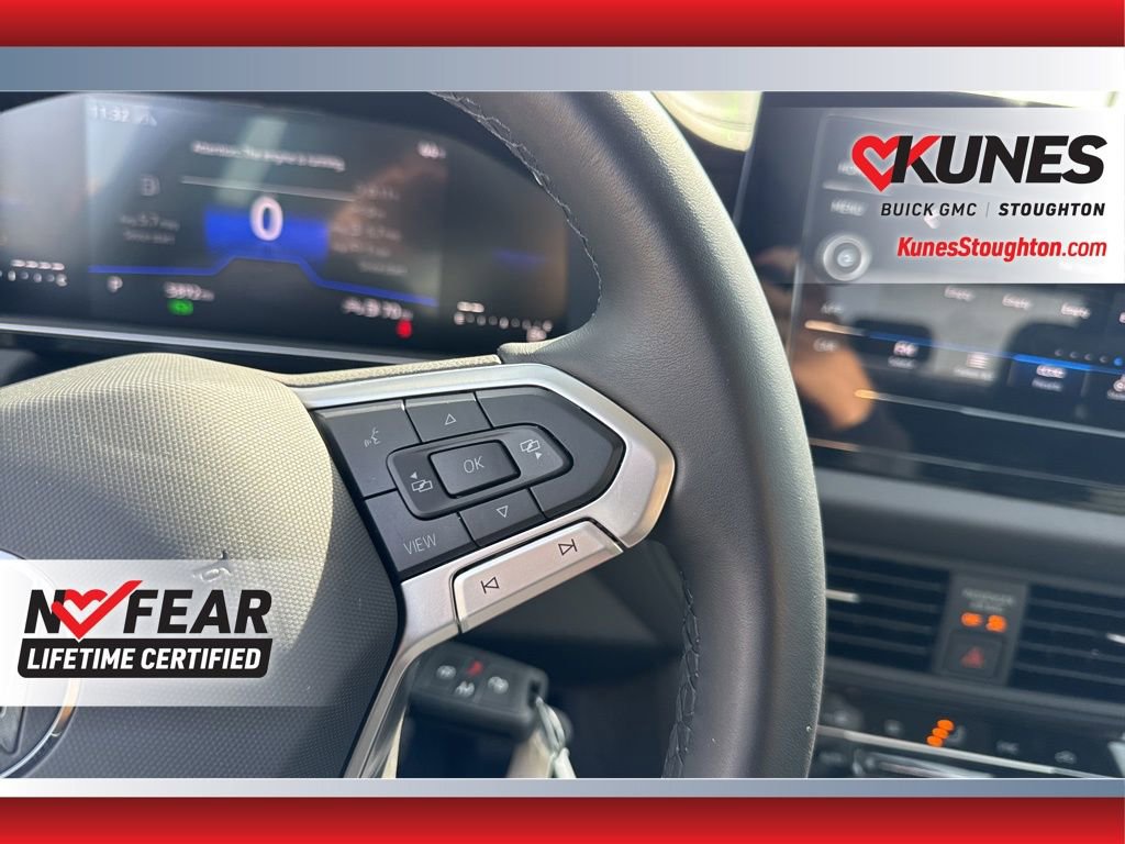 Used 2025 Volkswagen Jetta S image 28