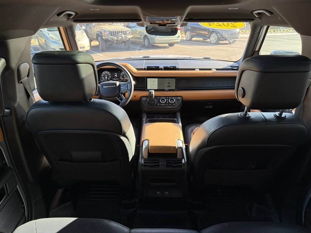 Used 2023 Land Rover Defender 110 X-Dynamic SE image 17