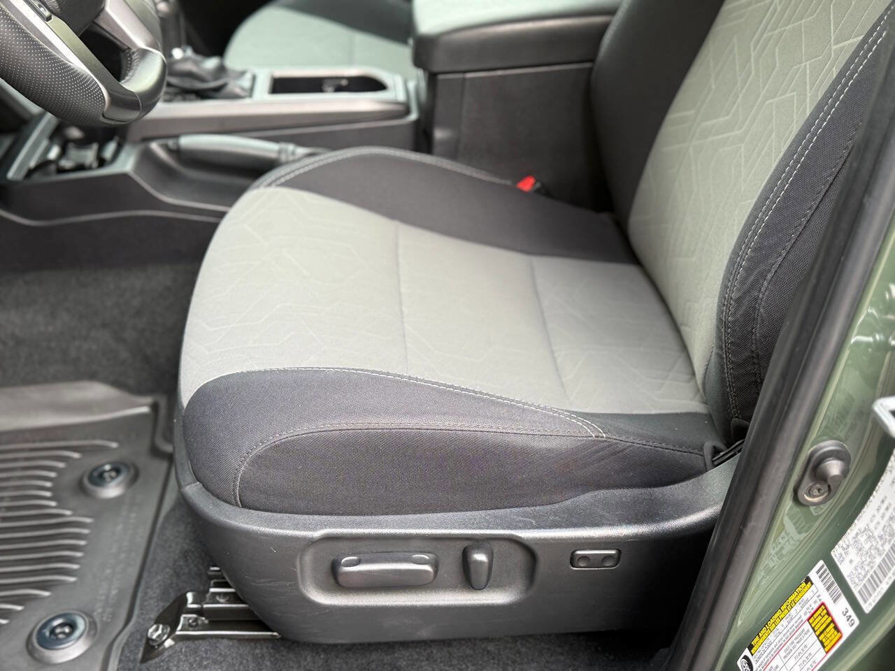 Used 2022 Toyota Tacoma TRD Off-Road image 7