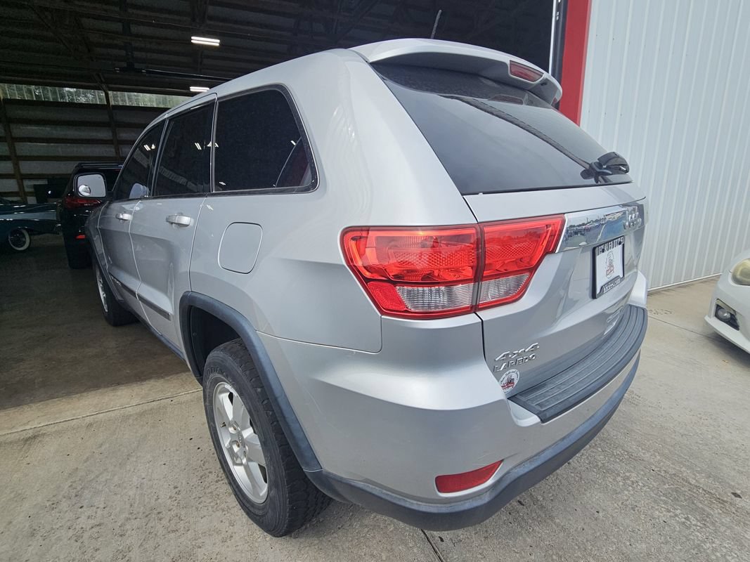 Used 2013 Jeep Grand Cherokee Laredo AWD/4WD image 6