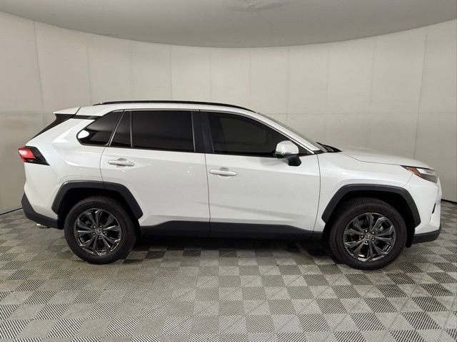 Used 2023 Toyota RAV4 XLE Premium image 8