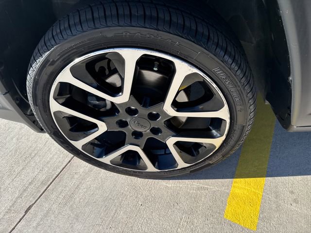 Used 2021 Jeep Compass Limited w/ Elite Exterior Group image 27