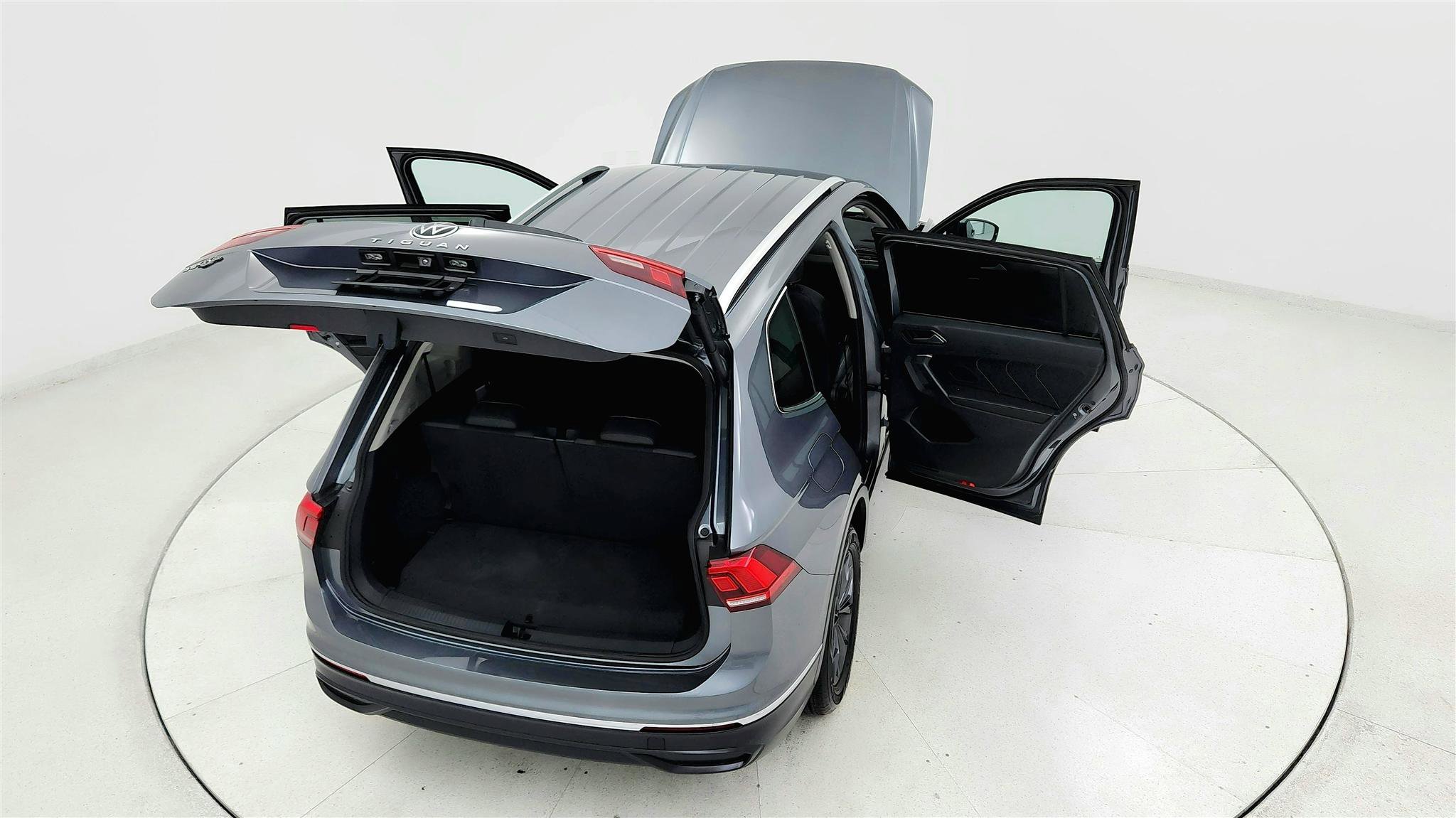 Used 2024 Volkswagen Tiguan SE image 23