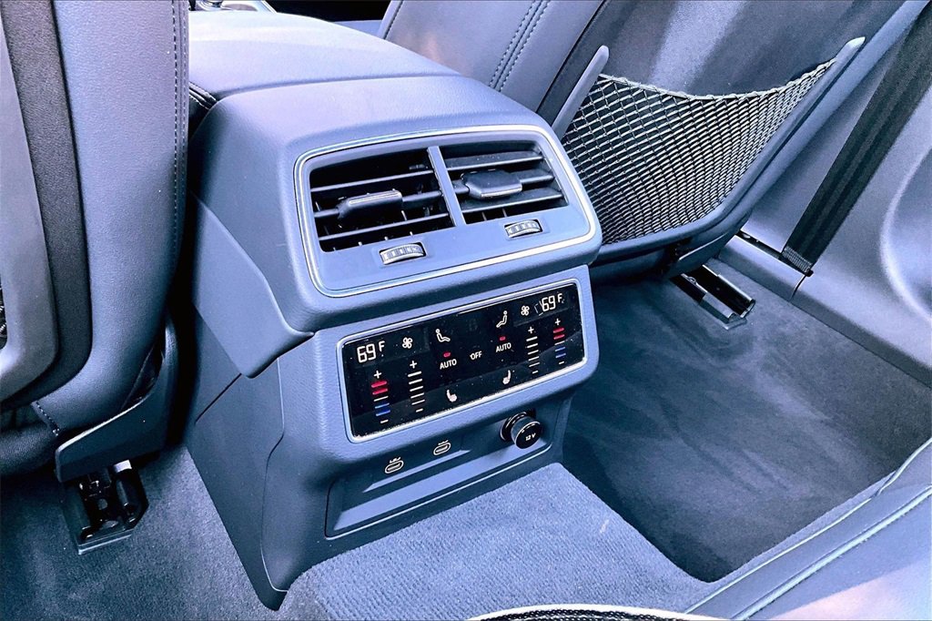 Used 2025 Audi A6 Premium Plus image 10