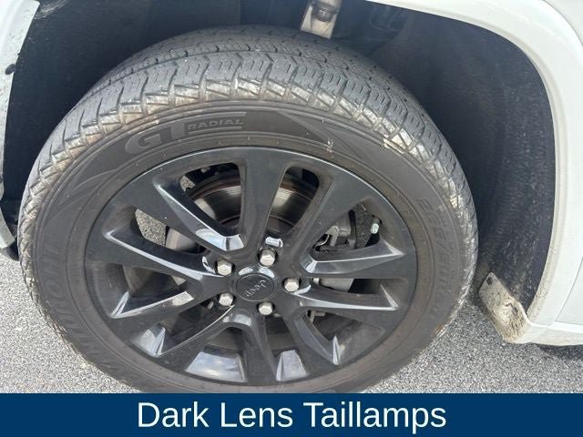 Used 2018 Jeep Grand Cherokee Altitude AWD/4WD image 24